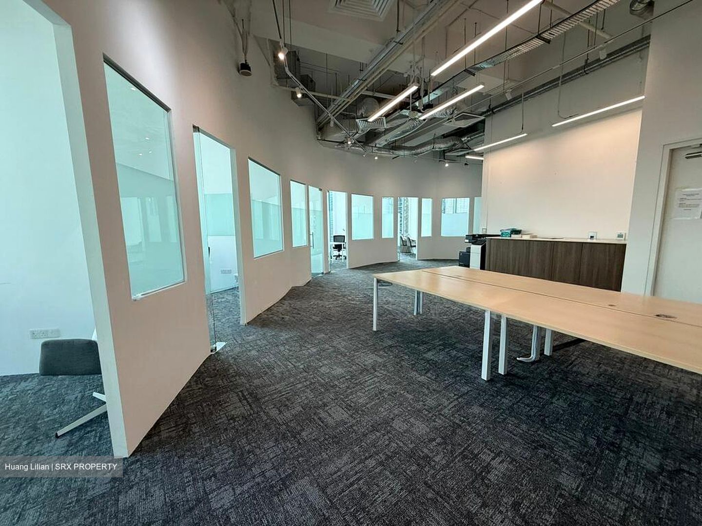 Oxley Tower (D1), Office #498197341